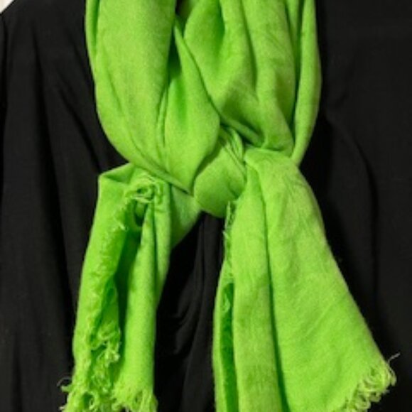 Almost New Michele Wang Bright Green Colored Wrap Scarf - Picture 1 of 7